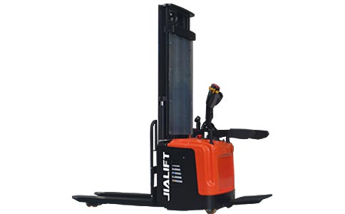 沈陽(yáng)電動(dòng)堆高叉車(chē)搬運(yùn)模具時(shí)注意點(diǎn)-沈陽(yáng)興隆瑞